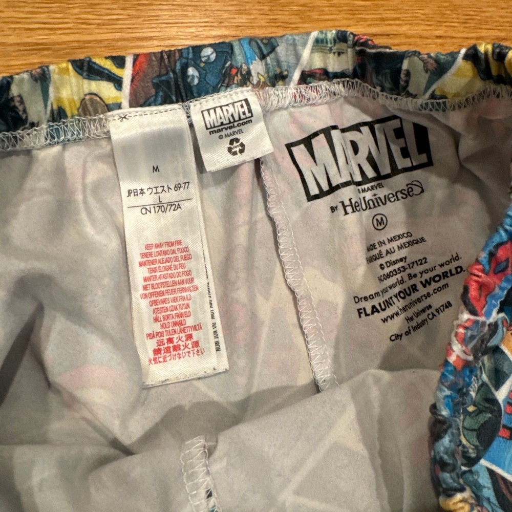Her Universe Comic Print Leggings - Blue, Red, Yellow - Picture 3 of 3